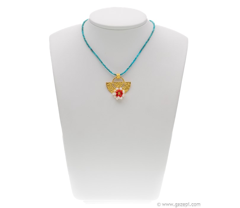 Handcrafted pendant in gold plated silver 925 with white pearls & coral (the price includes only suede cord).