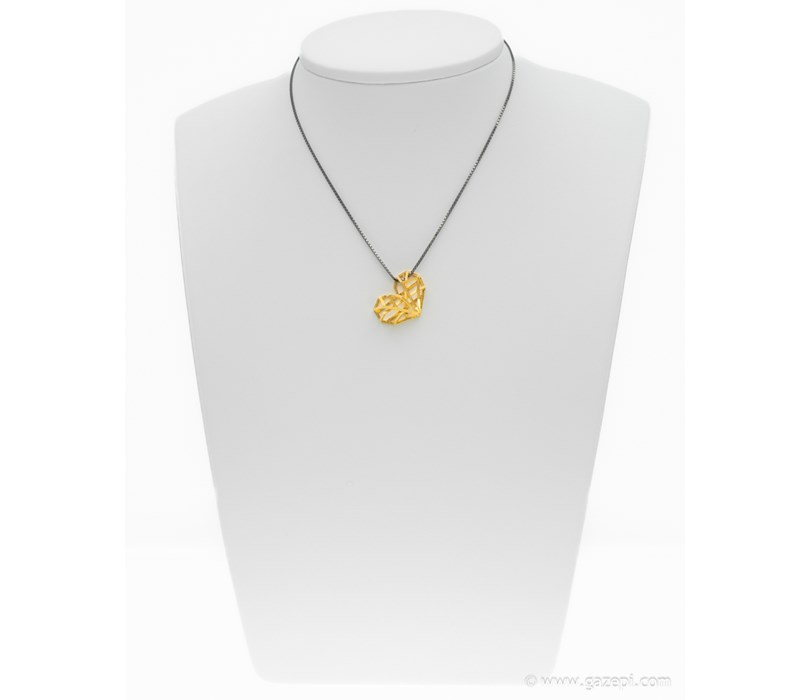 Handcrafted heart pendant in gold plated silver 925.
