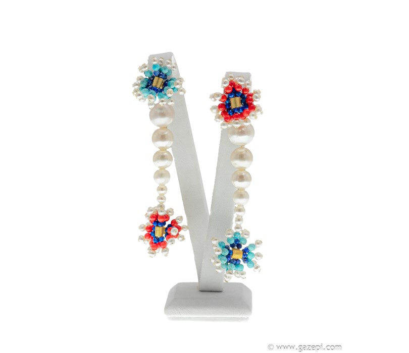 Χειροποίητα σκουλαρίκια με λευκά μαργαριτάρια,lapis lazuli,τιρκουάζ & κοράλλια.