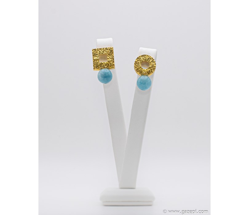 Handcrafted earrings in gold plated silver 925 with light blue agate